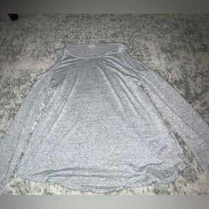 A New Day Cold Shoulder Long Sleeve Top Gray Heathered Size: Medium